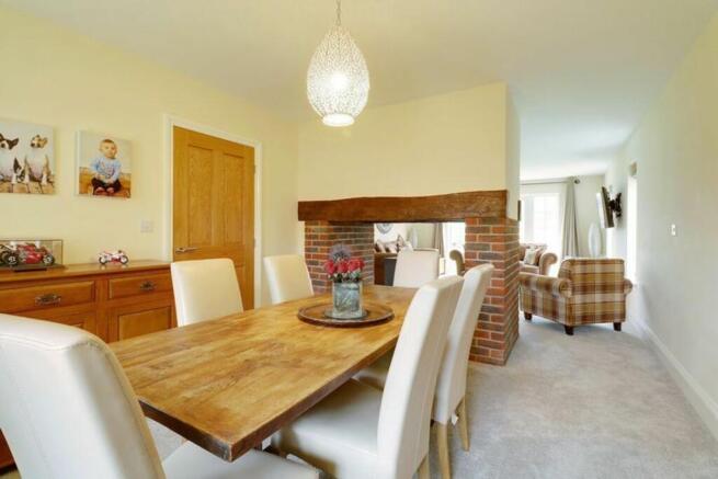 Lounge/Dining Room