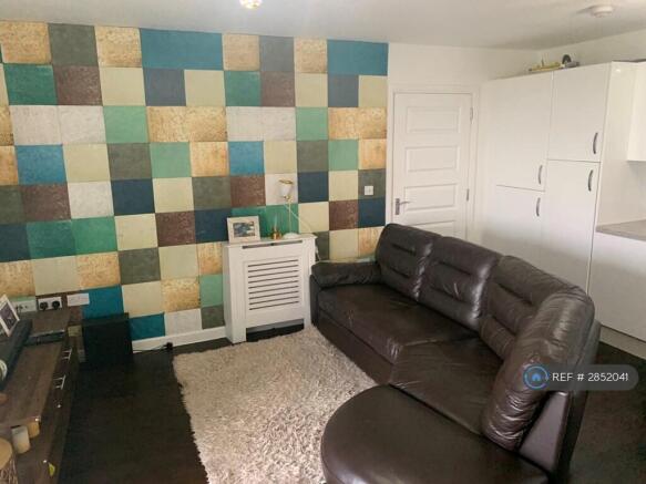 Living Area/Dining