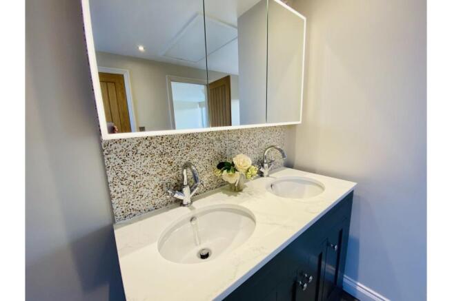 Master En-suite