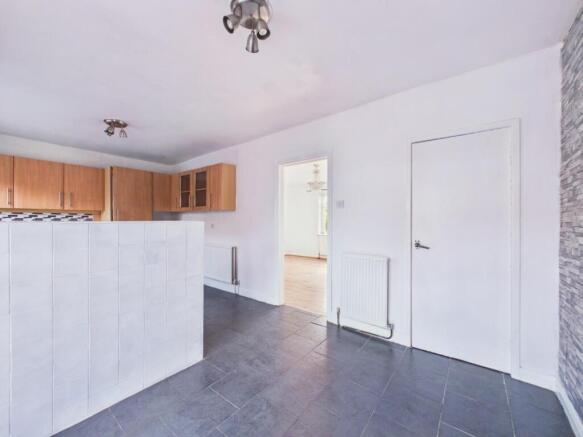 2 bed Semi-Detached for sale Image 7