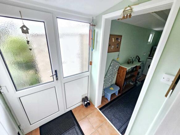 3 bed Semi-Detached for sale Image 8
