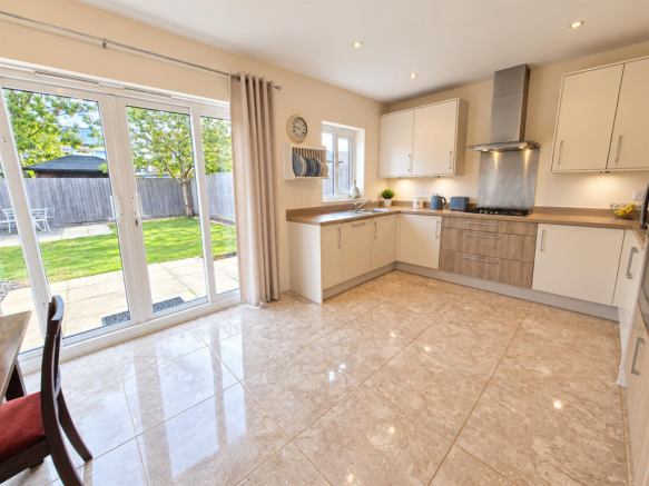Thorpe Road, Earls Barton, NN6 photo 4