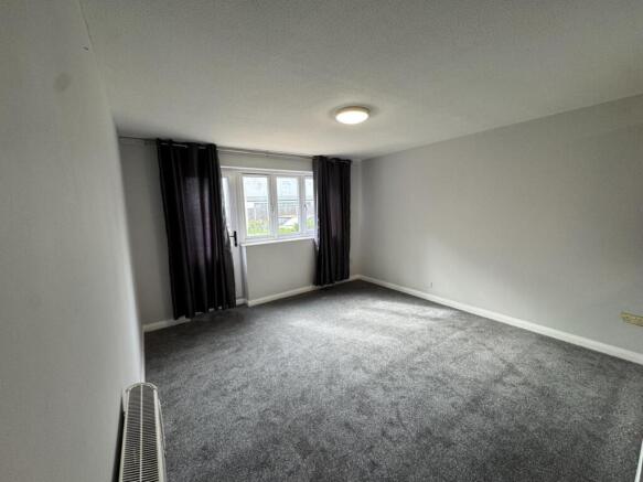 1 Bedroom Ground Floor Flat