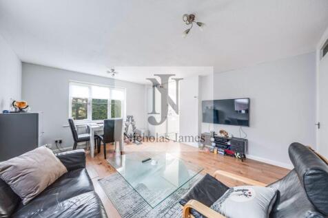 Galdana Avenue, Barnet EN5