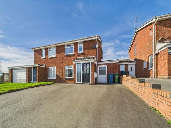 2-bed semi-detached on Brookhouse Way, Gnosall, £208,000