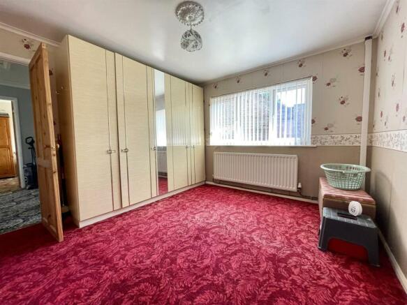 bedroom 1.JPEG