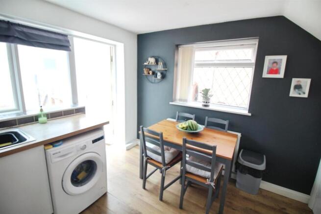 3 bed Semi-Detached for sale Image 5