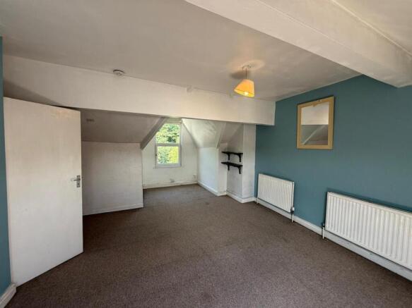 3 bed Terraced to rent Image 9