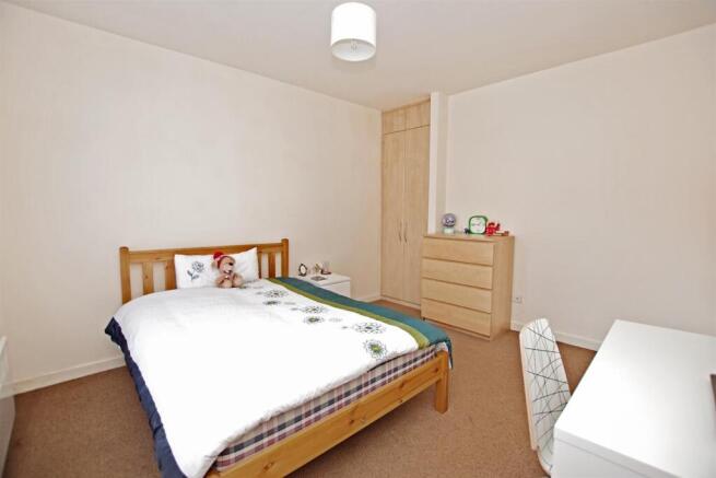 2 bed Apartment to rent Image 7
