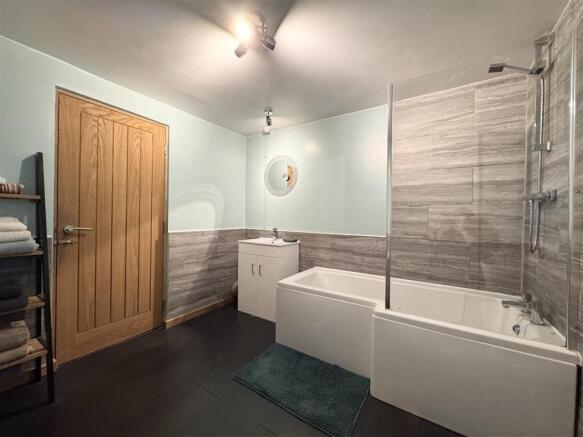 HOUSE BATHROOM