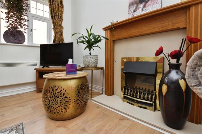 2 bed Apartment for sale Image 7