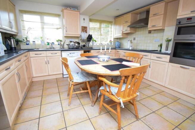 Kitchen/Breakfast Ro