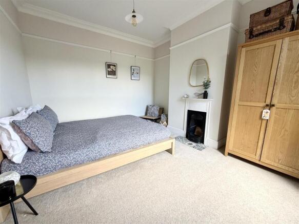 4 bed Terraced for sale Image 12