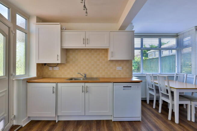 3 bed Semi-Detached for sale Image 8