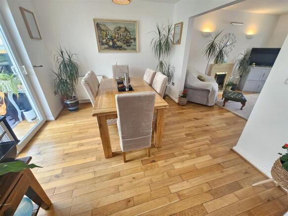 Dining area.jpg