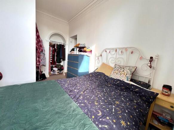 1 bed Apartment to rent Image 6