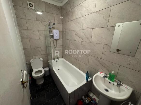 6 bed House to rent Image 11