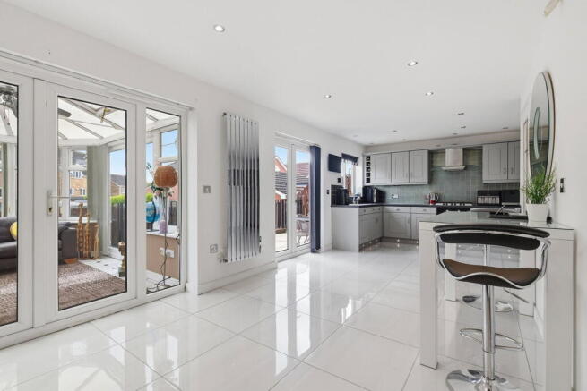 4 bed Detached for sale Image 6
