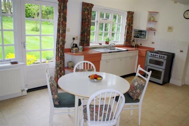 Kitchen/ Breakfast Room