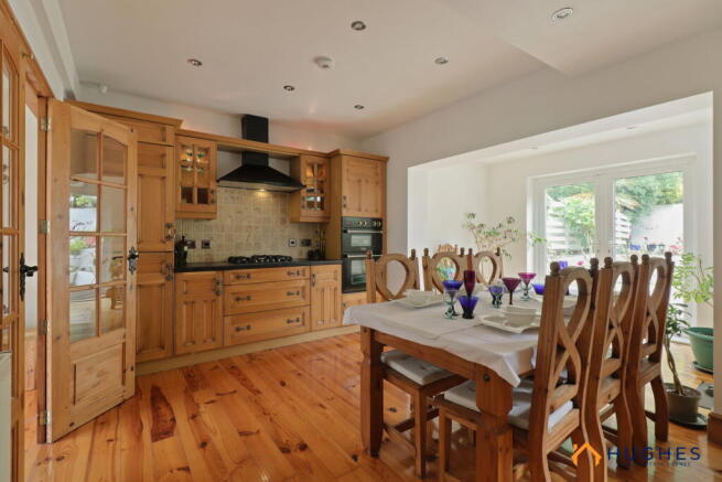 3 bed Terraced for sale Image 4