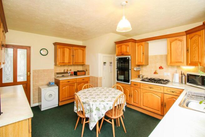 3 bed Detached Bungalow for sale Image 6