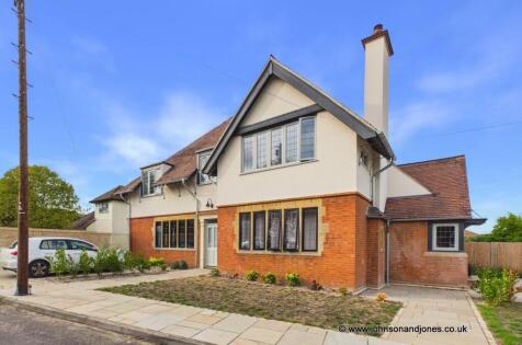 The Croft, High Tree Close, Addlestone, Surrey