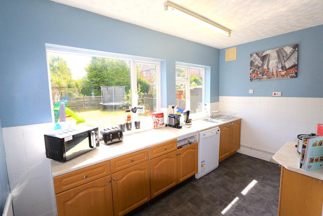 L-Shaped Kitchen