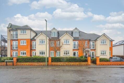 Laleham Road, Shepperton, TW17