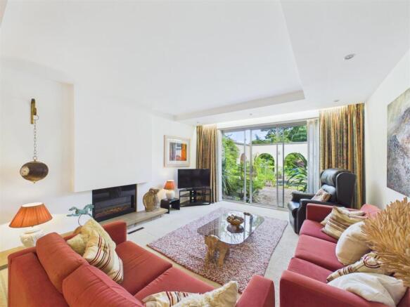 4 bed Detached Bungalow for sale Image 5