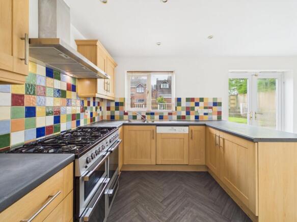 4 bed Detached for sale Image 12