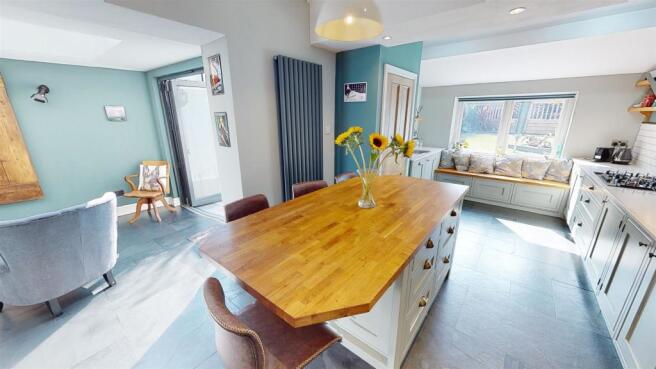 Kitchen Breakfast Room.jpeg