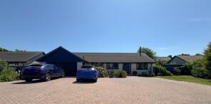 3, Greenbank, Hayle TR27 5DA