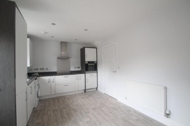 3 bed Semi-Detached to rent Image 7