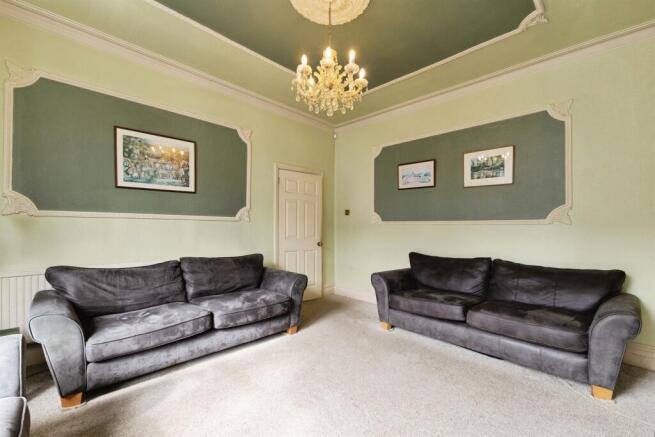 5 bed Terraced for sale Image 9