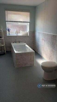 1 bed House Share to rent Image 6