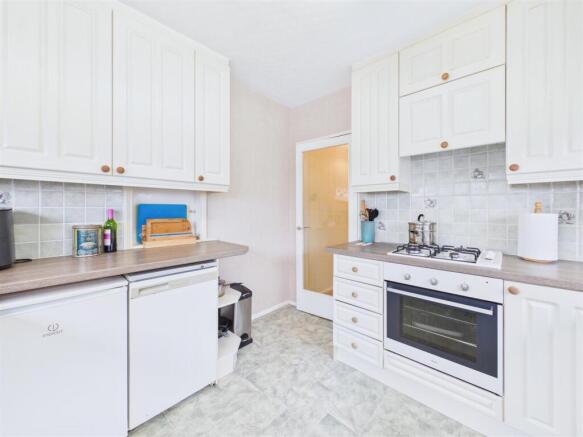 2 bed Flat for sale Image 6