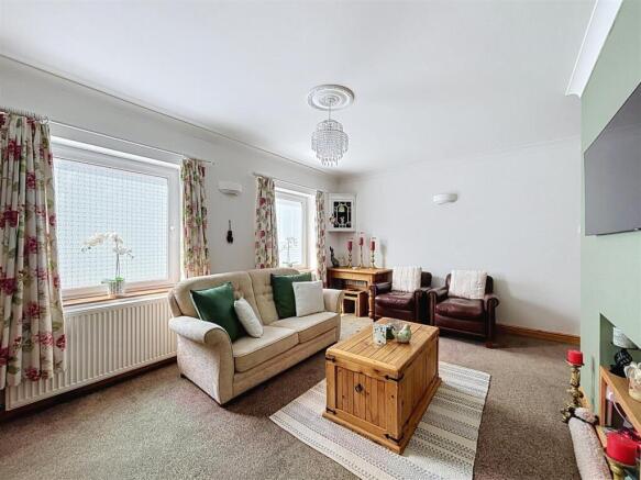 4 bed House for sale Image 10