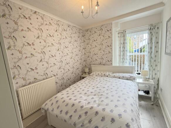 1 bed Ground Flat for sale Image 6