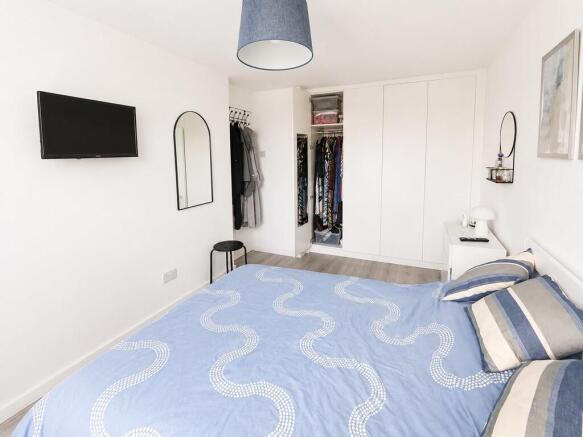 3 bed Town House for sale Image 11