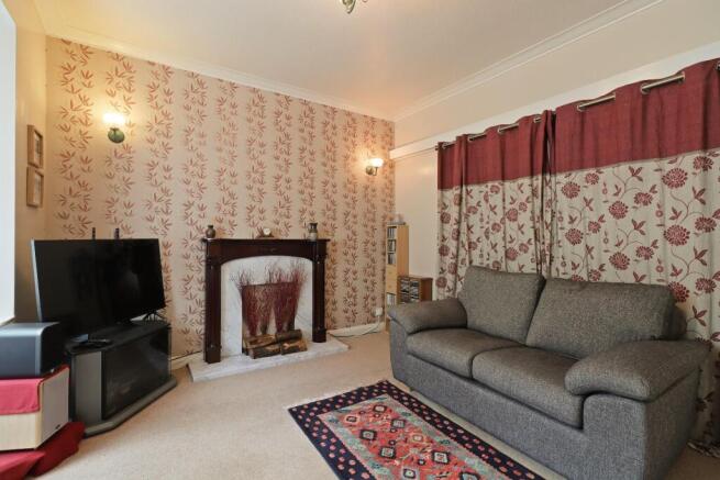 3 bed Semi-Detached for sale Image 6