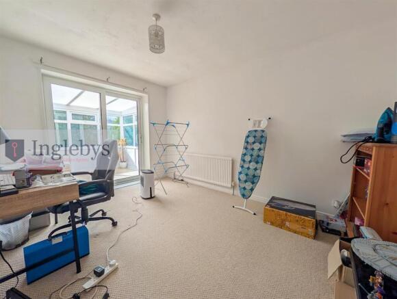 4 bed Detached for sale Image 8