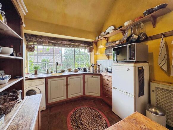 1 bed Detached for sale Image 7