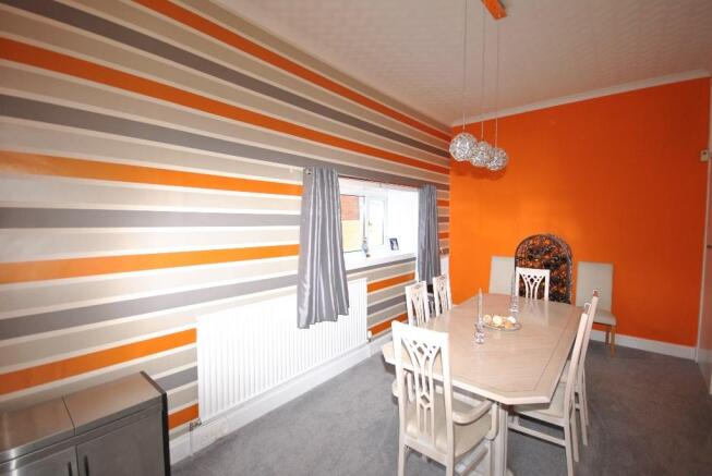 DINING ROOM 4