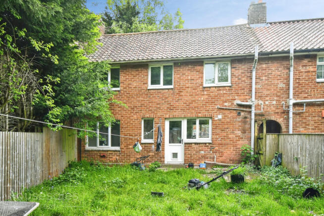 3 bed Terraced for sale Image 9