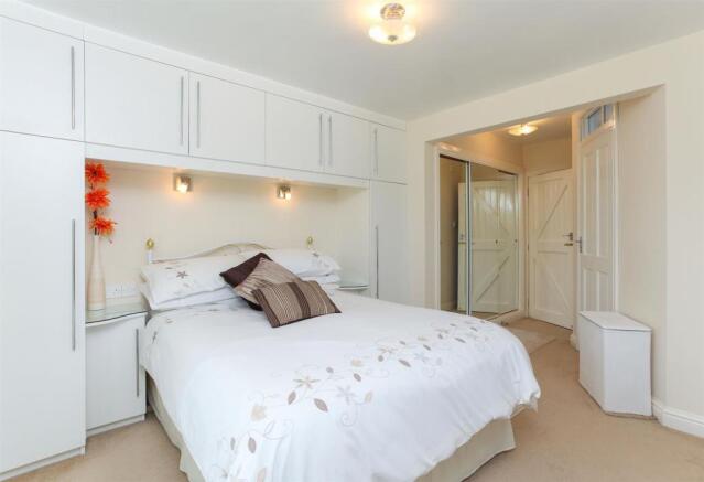Master Bedroom 1.jpg