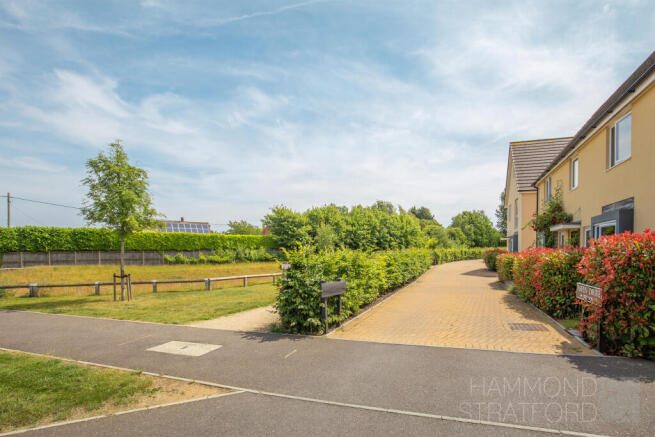 Aspen Drive, Wymondham photo 2
