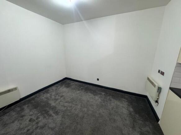 1 bed Apartment to rent Image 5