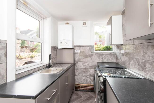 4 bed Terraced to rent Image 6