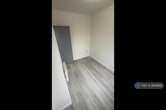 1 bed Flat to rent Image 6