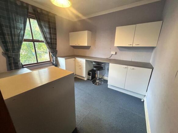 4 bed Detached for sale Image 9
